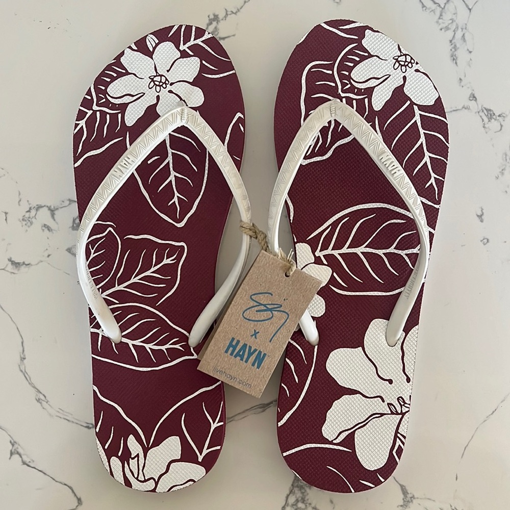 NWT. Hayn women’s flip flop. Size 10